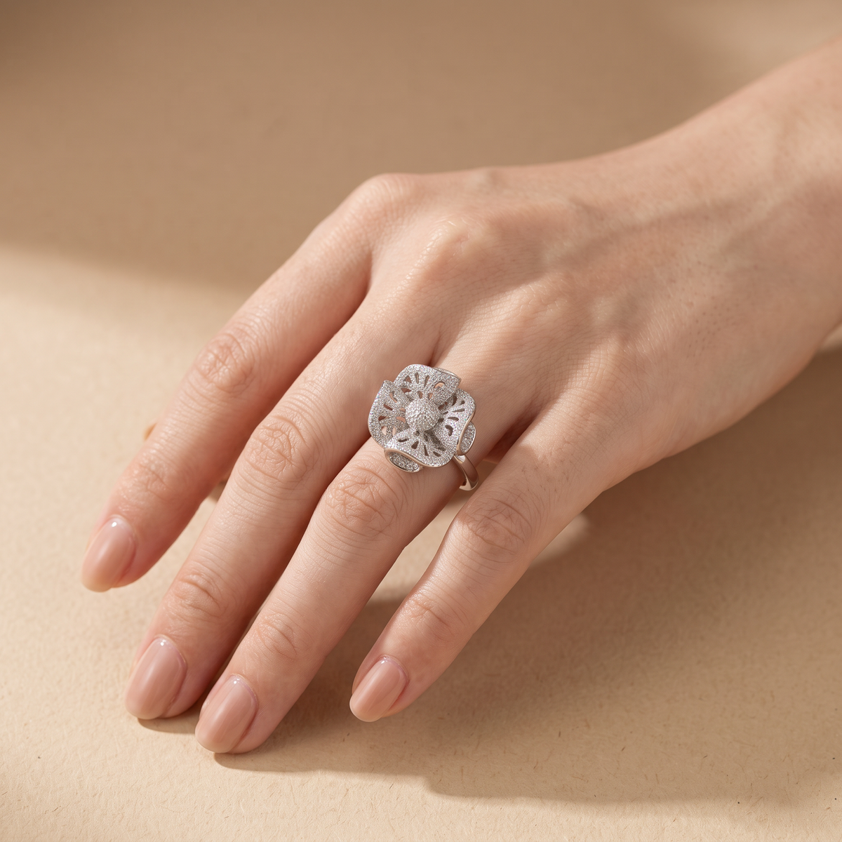 Anillo de Plata. 925 de Flor Ondeada Brillante mod.3257