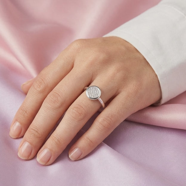 Anillo de Plata .925 con Diseño Circular y Centro de Zirconia Elegante mod. 3100