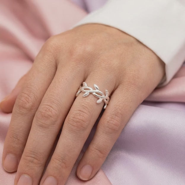 Anillo de Plata .925 con Diseño de Ramas y Hojas Entrelazadas mod. 3091
