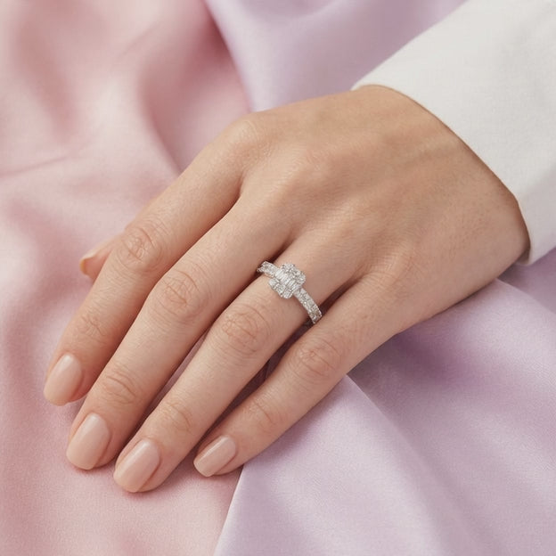 Anillo Solitario de Plata .925 con Incrustado Especial de Zirconias Baguette Mini mod. 2893