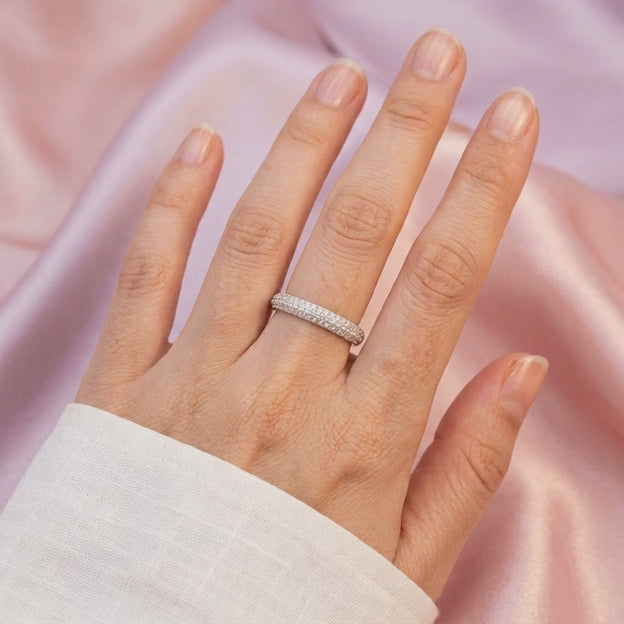 Anillo de Plata .925  Churumbela con Diseño de Zirconia Blanca en sus Bordes mod. 3098