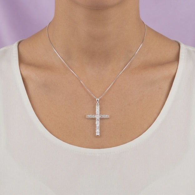 Dije de Plata .925 Crucifijo Calado con Diamantado mod. 2722