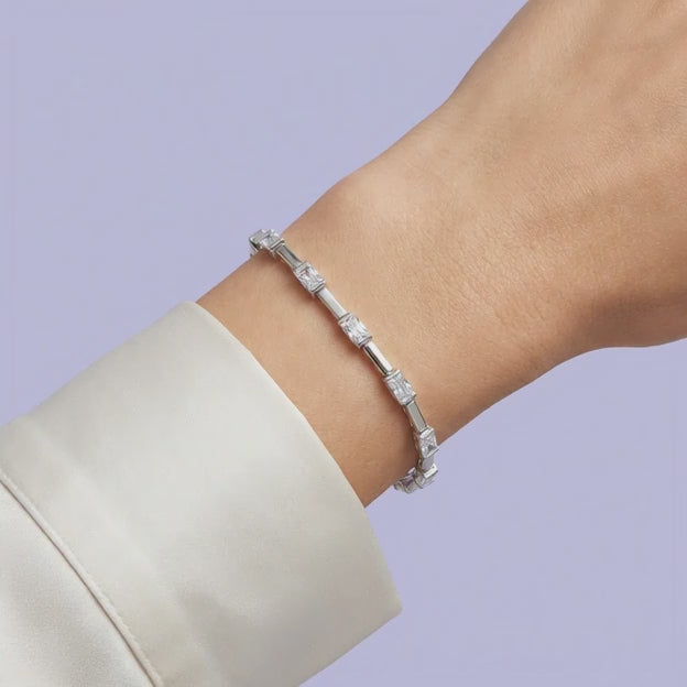 Pulsera de Plata .925 de Diseño Fino con Incrustaciónes de Zirconias mod. 2049