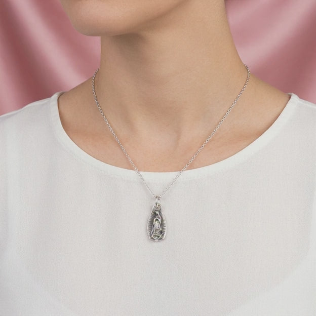 Dije de Plata .925 Virgen Guadalupe de Diseño Pavonado mod. 2559