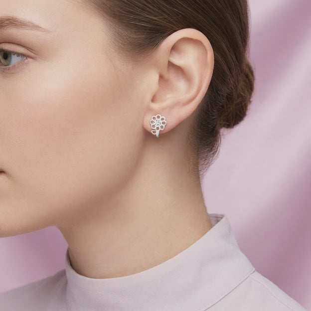Arete de Plata .925 con Diseño de Flor Elegante mod. 2969