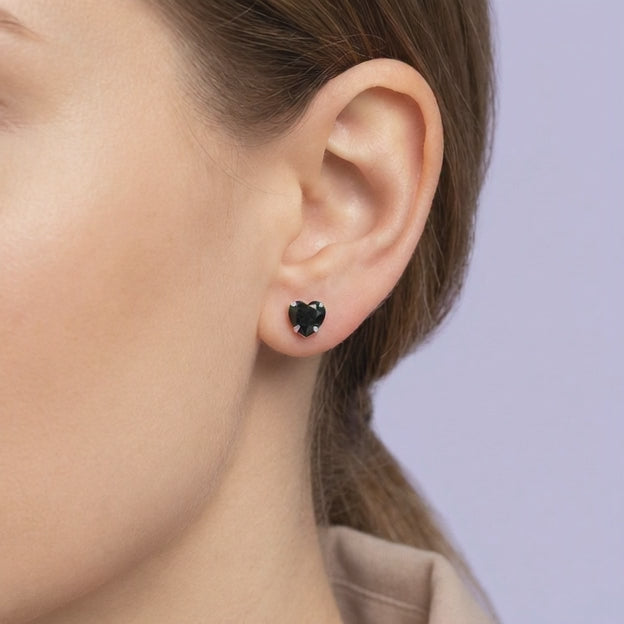 Broquel de Plata .925 de Corazón Incrustado de Zirconia Obscura mod. 1908