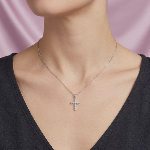 Dije de Plata .925 Cruz Pequeña con Zirconias Redondas de Diseño Especial Brillante mod. 2875