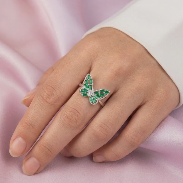 Anillo de Plata .9025 Diseño de Mariposa con Zirconia Verde mod. 2789