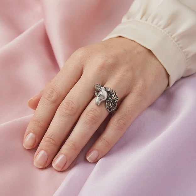 Anillo de Plata .925 Caballo con Marquesita mod. 2241