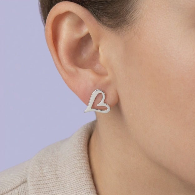 Arete de Plata .925 con Diseño de Corazón Elegante mod. 1927