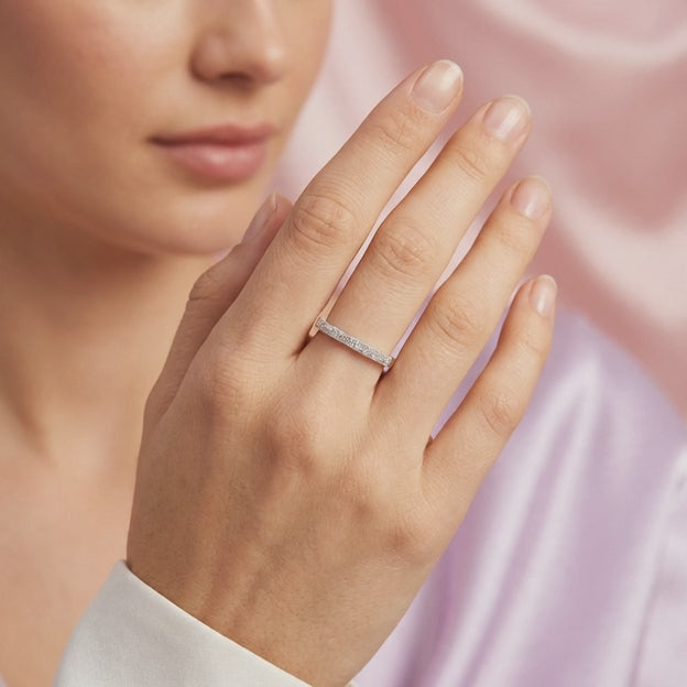 Anillo de Plata .925 Diseño Media Churumbela Incrustada con Zirconias Brillantes Mini Baguette mod. 2897