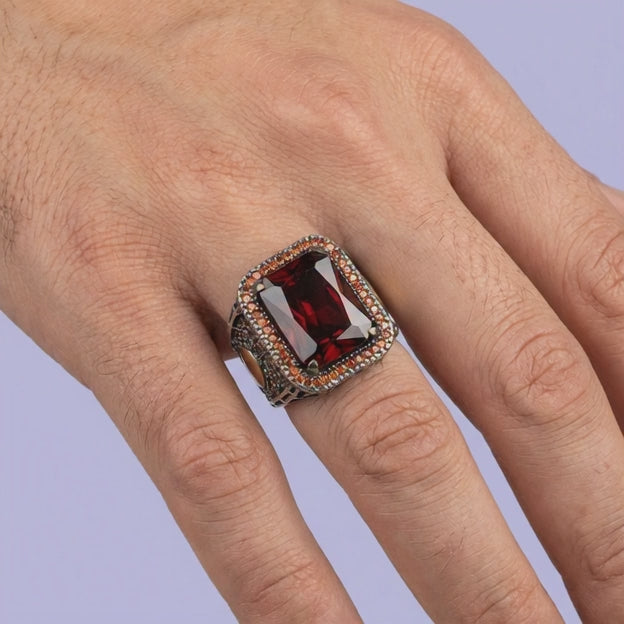 Anillo de Plata .925 Diseño Otomano con Piedra Granate Sangre Pura mod. 1978