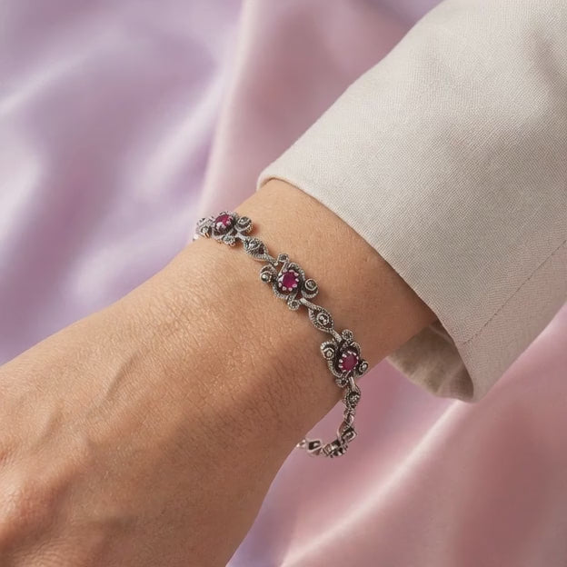 Pulsera de Plata .925 Diseño con Flor de Zirconia Magenta Detallada con Marquesitas mod. 3087