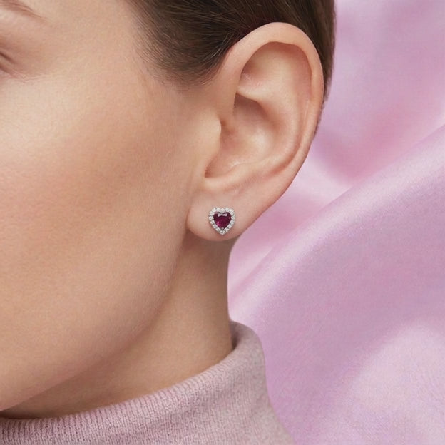 Arete de Plata .925. Corazón Morado con Incrustación de Zirconias mod. 3174