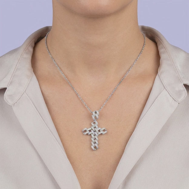 Cruz de Plata .925 Diseño Cubano Hueco con Incrustación de Zirconias mod. 1966