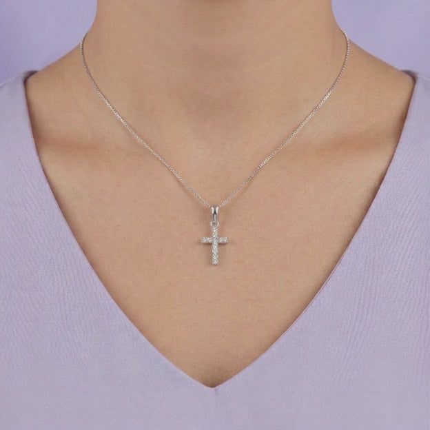 Dije de Plata .925 Cruz Pequeña con Diseño Incrustado de Zirconias Circulares mod. 2869