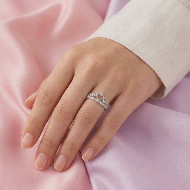 Anillo de Plata .925 corona con Diseño de Corazón e Incrustación de Zirconias mod. 2919