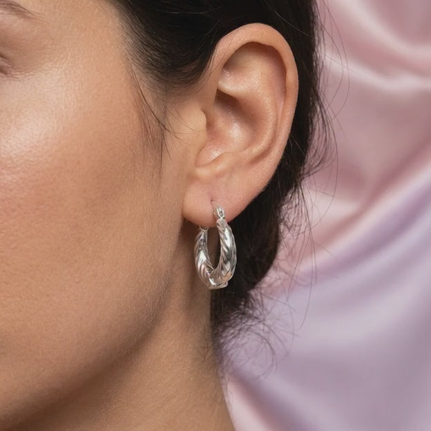 Arracada de Plata .925 con Diseño de Trenza Lisa mod. 2295