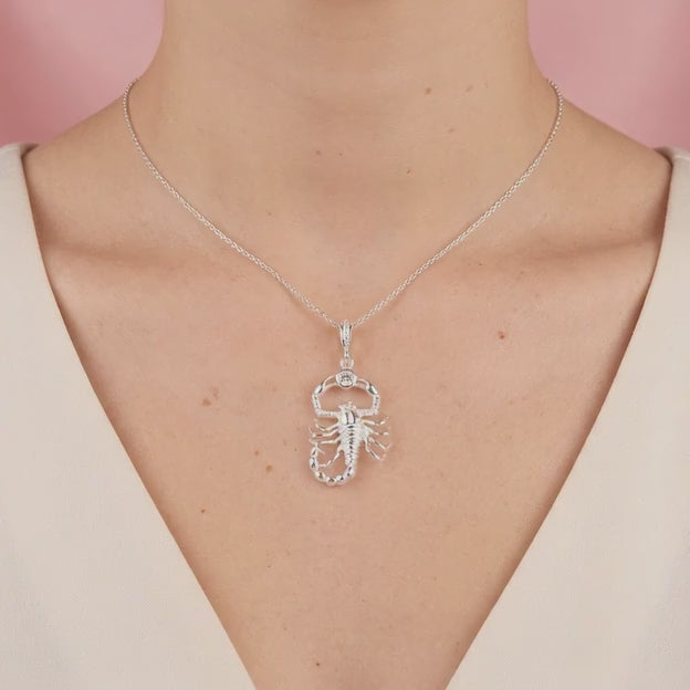 Dije de Plata .925 Alacran con Bella Zirconia mod. 2300