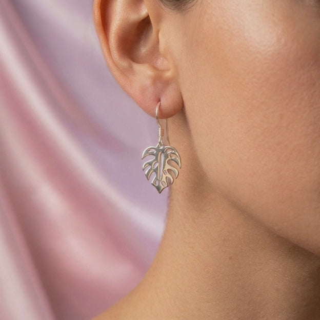 Arete de Plata .925 Largo De Hoja Lisa y Calada mod. 2982