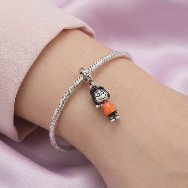 Dije de Plata .925 Estilo Charm con Diseño de Niña con Lentes mod. 2909