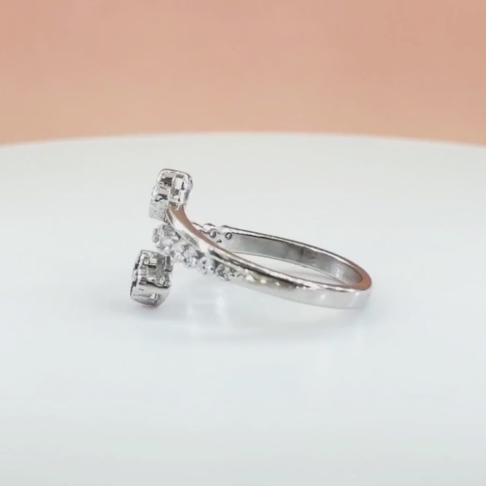 Anillo de Plata .925 Trébol Cruzado con Zirconias mod. 1397