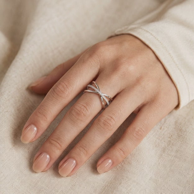 Anillo de Plata. 925 de X de Lineas Entrelazadas Brillantes con Zirconia mod.3265