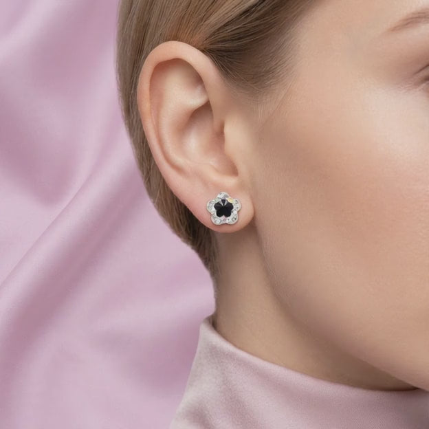 Arete de Plata .925.  Flor Negra Incrustación de Zirconia mod. 3194