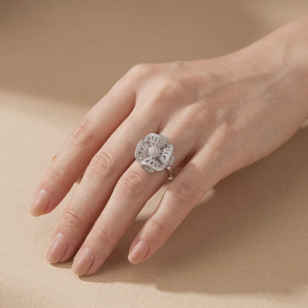 Anillo de Plata. 925 de Flor Ondeada Brillante mod.3257