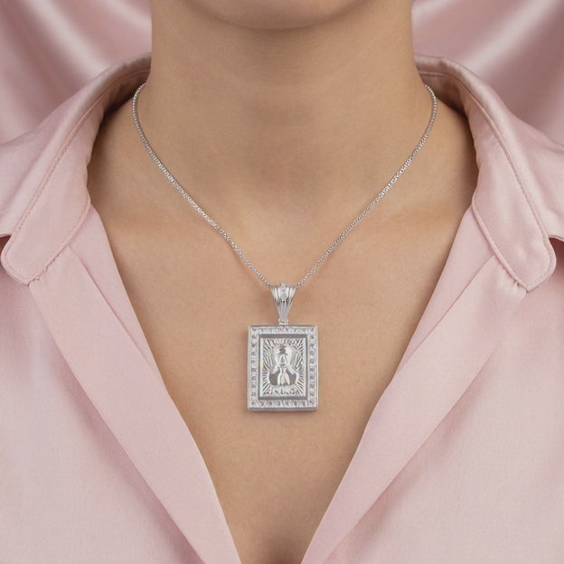 Dije Bulto de Plata .925 de Diseño Rectangular con Imagen de Malverde Detallado con Zirconias mod. 2754