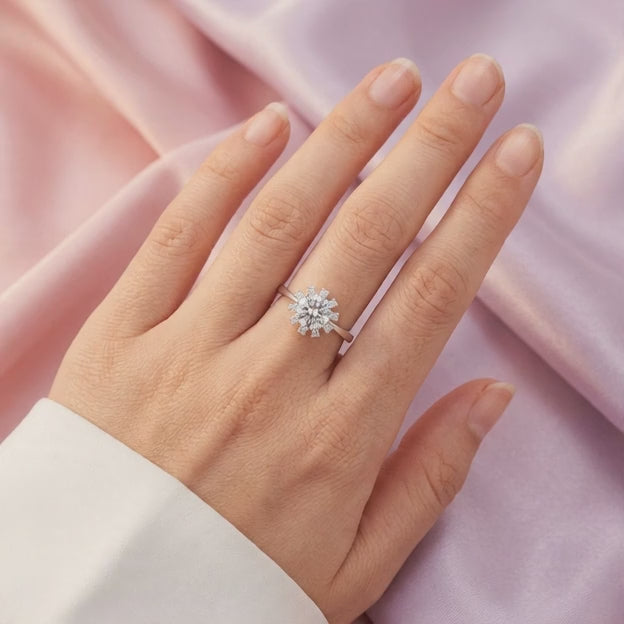 Anillo de Plata .925 de Compromiso con Diseño de Flor y Zirconia Brillante mod. 3132