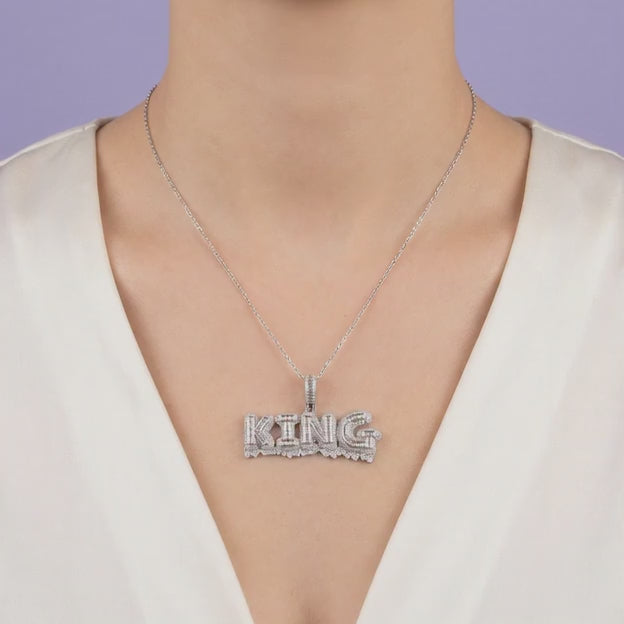 Dije de Plata .925 con Diseño de King con Zirconias Brillantes mod. 2060