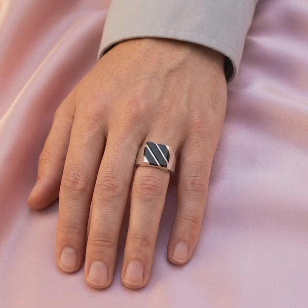 Anillo de Plata .925 con Franjas de Ónix mod. 2270