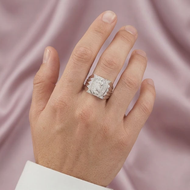 Anillo de Plata .925 con San Judas en Fondo de Zirconias Baguette mod. 2575