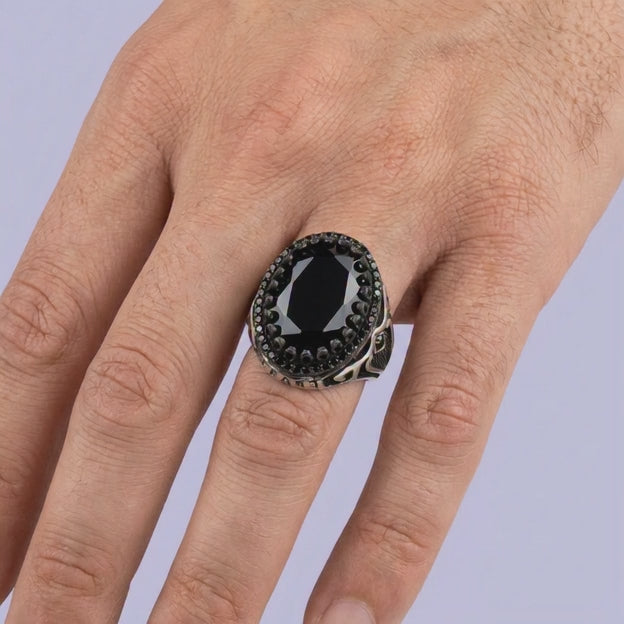 Anillo de Plata .925 Diseño Oval Elegante con Zirconia Oscura mod. 1992
