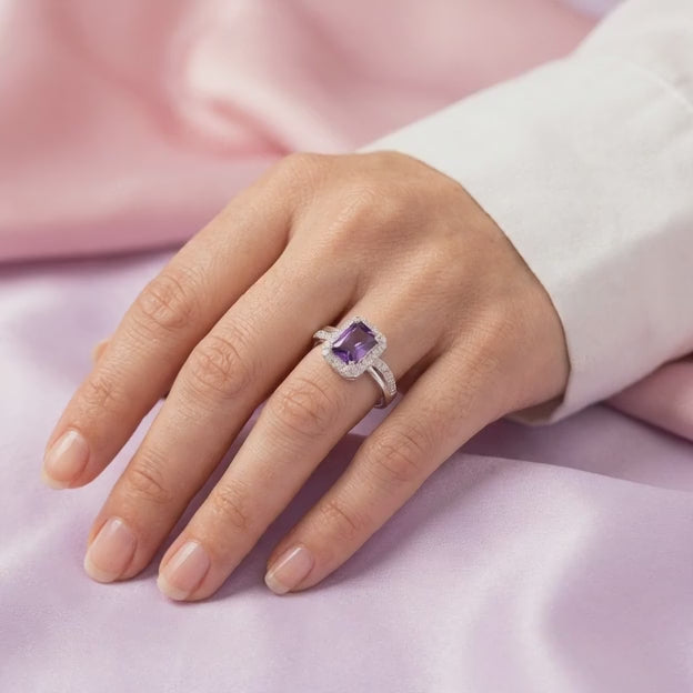 Anillo de Plata .925  Rectangular y Linea en S con Zirconia Morada mod. 3126