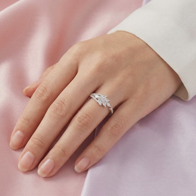 Anillo de Plata .925 con Diseño Rama y Linea Curva con Zirconia mod. 3095